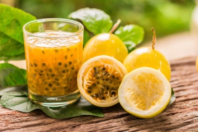 Comprehensive analysis of aroma compounds in passion fruit and their application in juice beverages